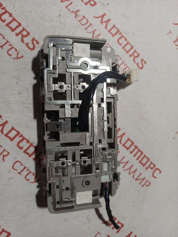 Плафон подсветки салона, 1000 рублей, Владимир