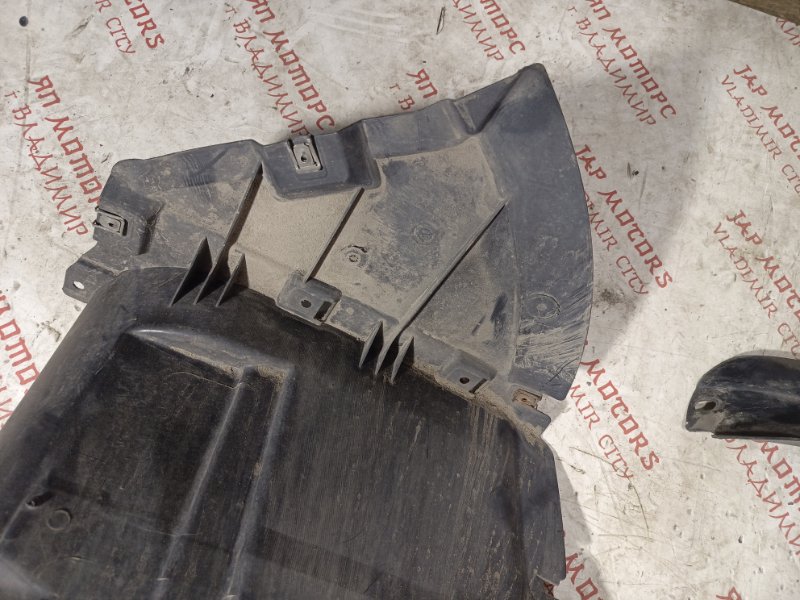 Подкрылок, 5000 рублей, Владимир