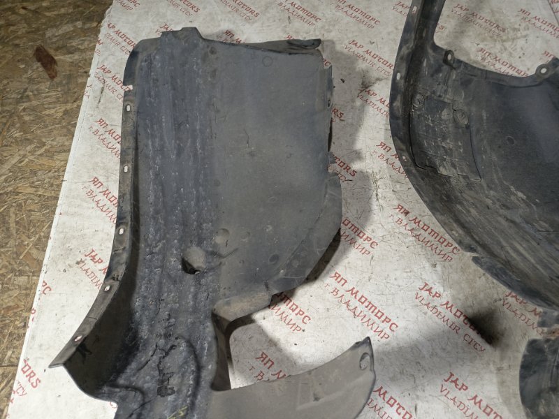 Подкрылок, 5000 рублей, Владимир