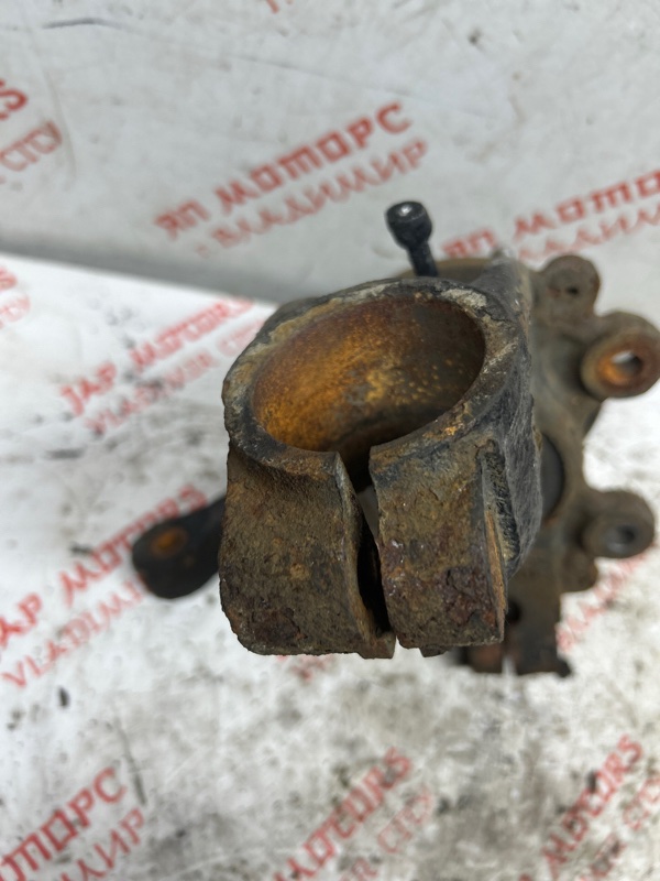 Кулак поворотный, 2000 рублей, Владимир