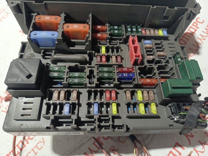 Блок предохранителей, 2000 рублей, Владимир