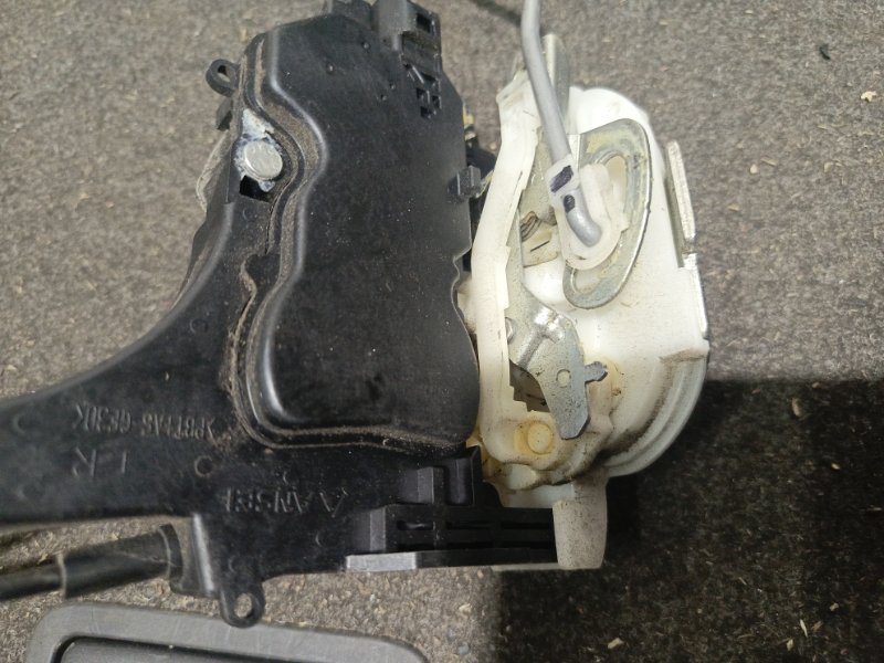 Замок боковой двери, 1000 рублей, Владимир