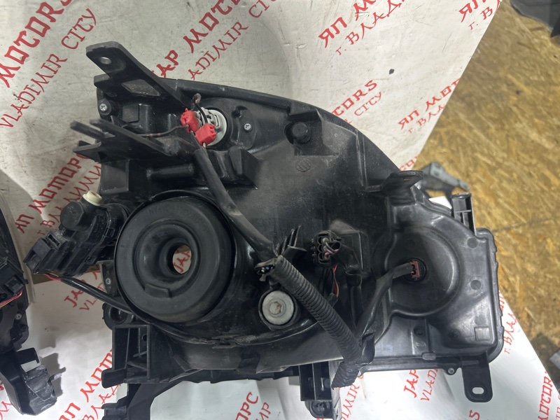 Фара галогеновая, 17000 рублей, Владимир