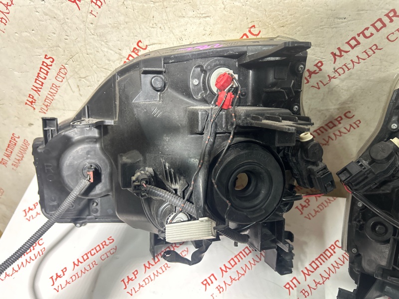 Фара галогеновая, 17000 рублей, Владимир