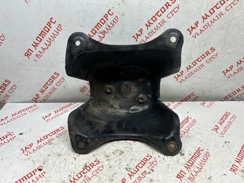 Крепление запасного колеса, 500 рублей, Владимир