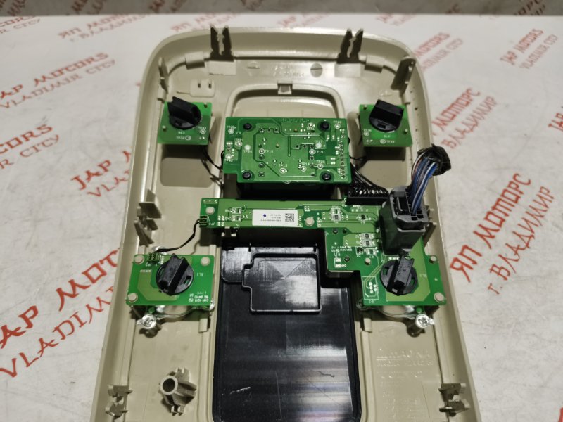 Плафон подсветки салона, 1500 рублей, Владимир