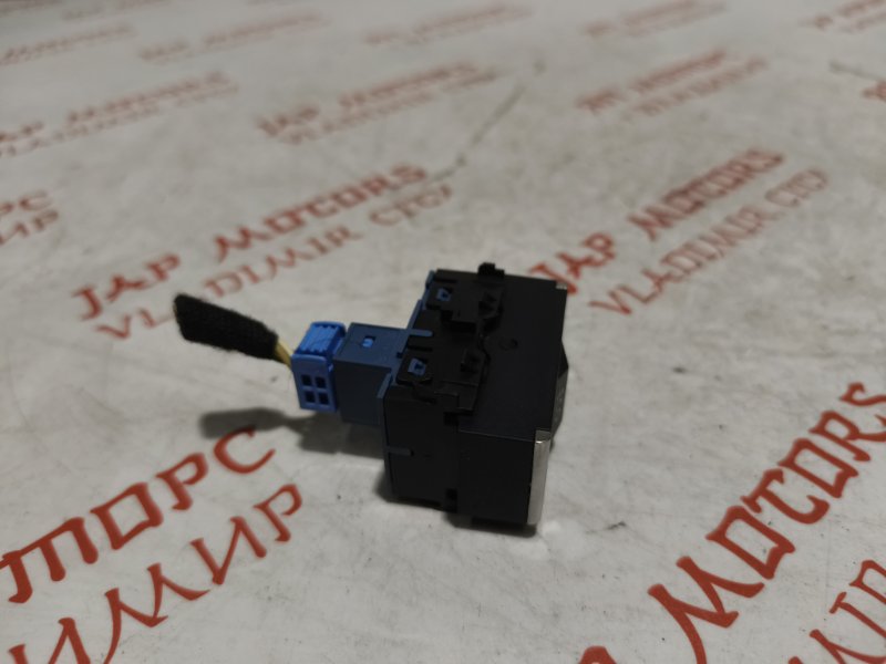 Кнопка, 2000 рублей, Владимир