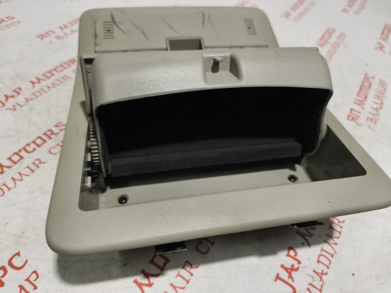 Плафон подсветки салона, 2000 рублей, Владимир