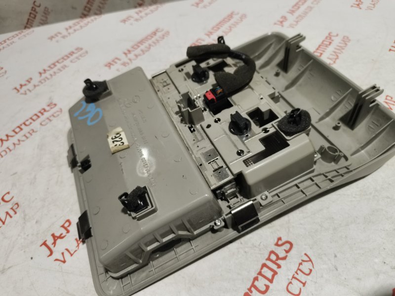 Плафон подсветки салона, 2000 рублей, Владимир