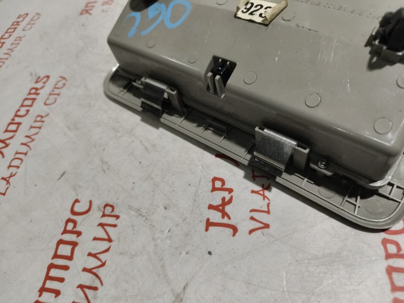 Плафон подсветки салона, 2000 рублей, Владимир