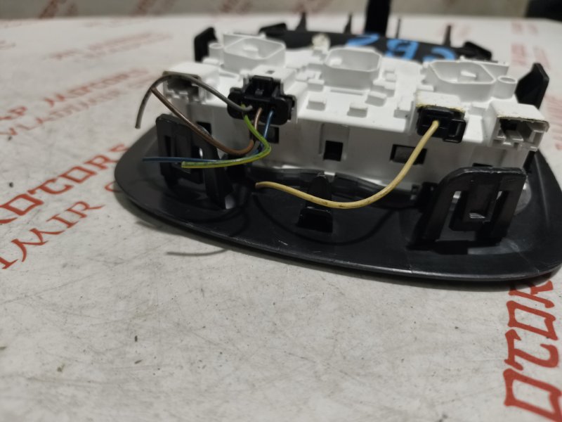 Плафон подсветки салона, 1000 рублей, Владимир