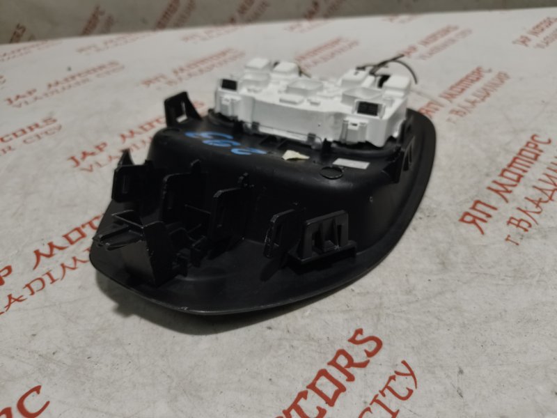 Плафон подсветки салона, 1000 рублей, Владимир