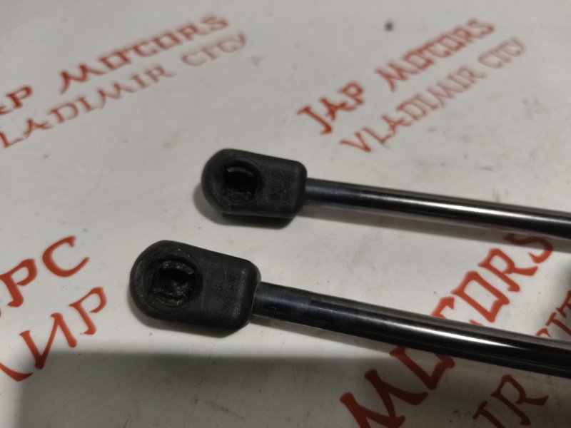 Амортизатор капота, 1500 рублей, Владимир