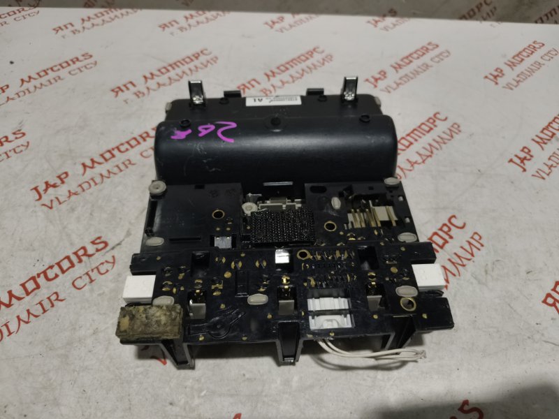 Плафон подсветки салона, 2000 рублей, Владимир