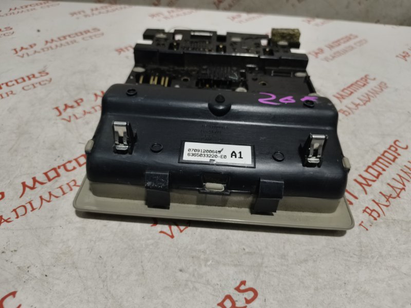 Плафон подсветки салона, 2000 рублей, Владимир