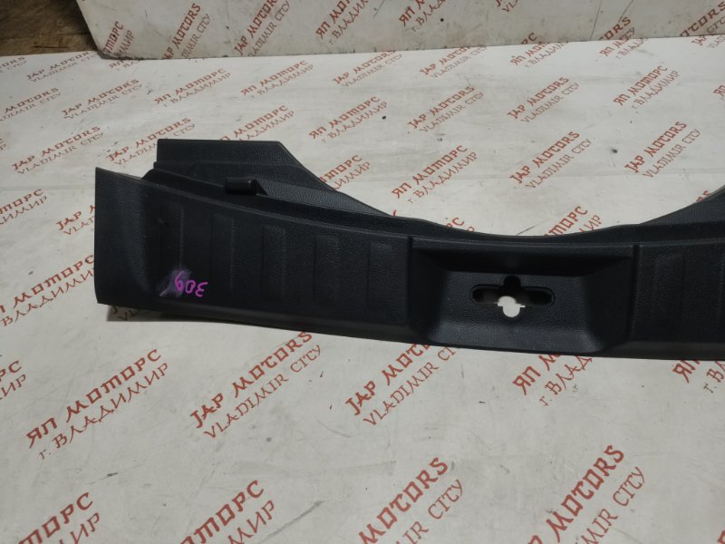 Накладка замка багажника, 1500 рублей, Владимир