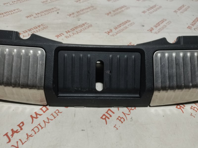 Накладка замка багажника, 1500 рублей, Владимир