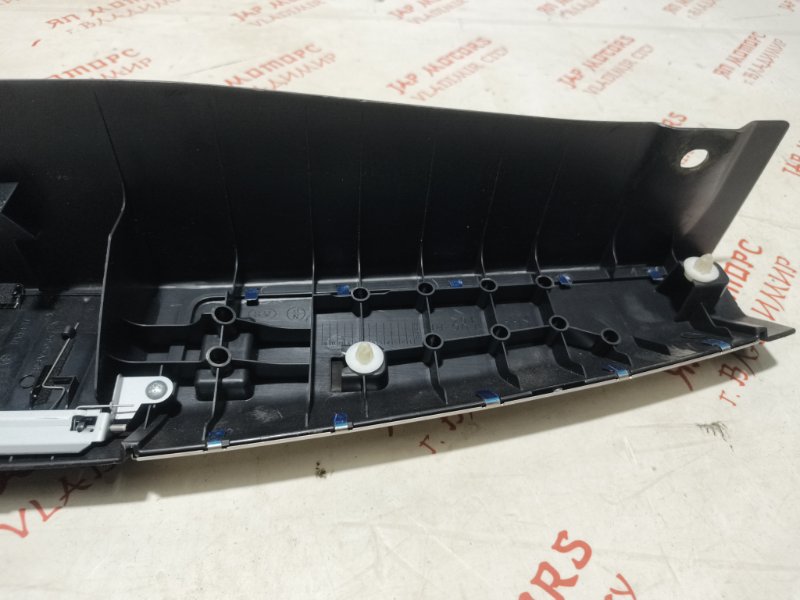 Накладка замка багажника, 1500 рублей, Владимир