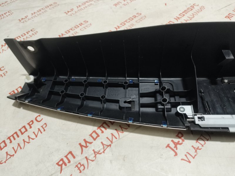 Накладка замка багажника, 1500 рублей, Владимир