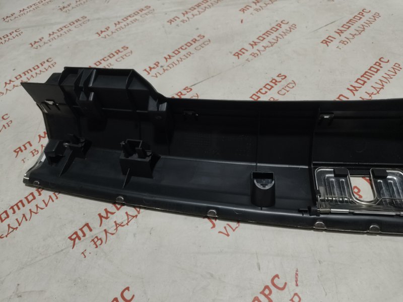 Накладка замка багажника, 3000 рублей, Владимир