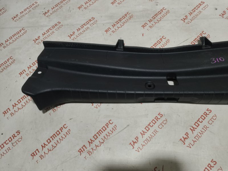 Накладка двери багажника, 1500 рублей, Владимир