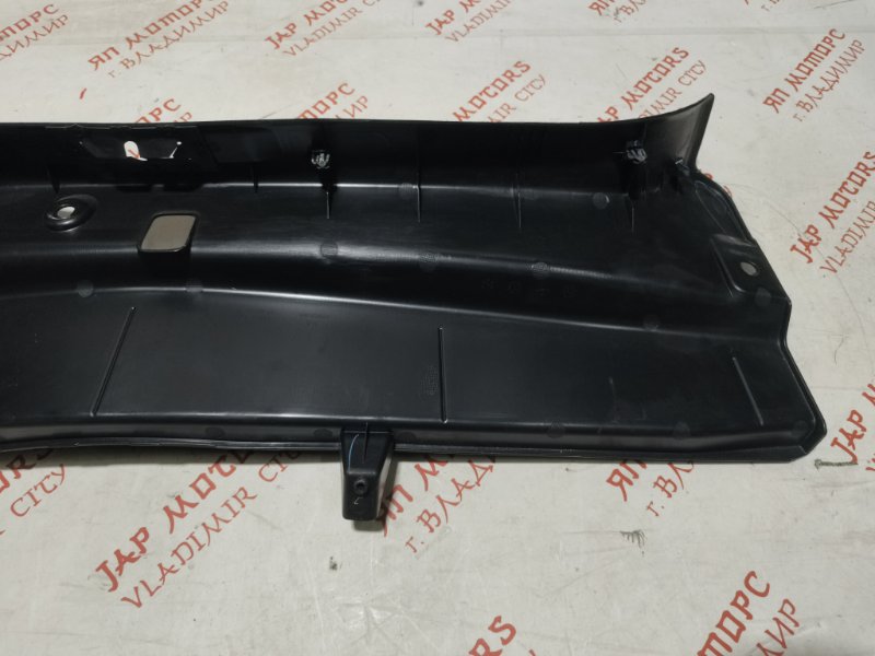 Накладка двери багажника, 1500 рублей, Владимир