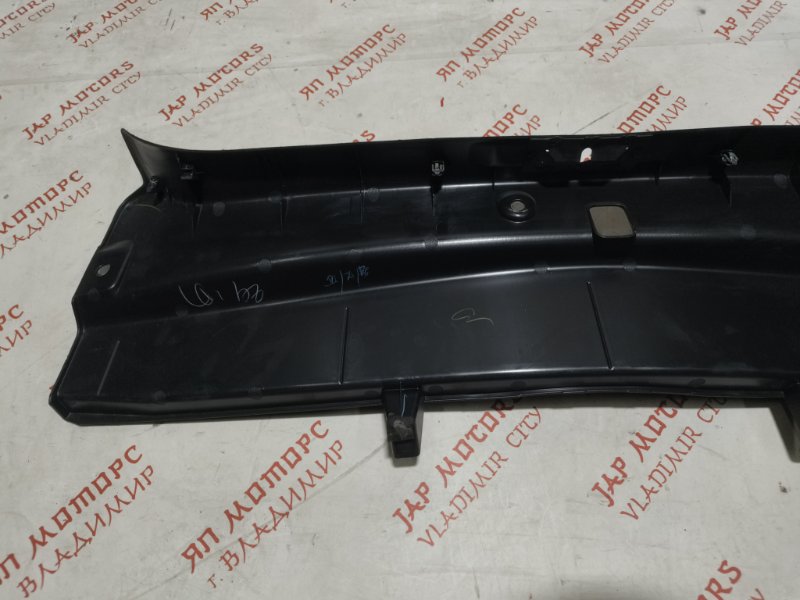 Накладка двери багажника, 1500 рублей, Владимир