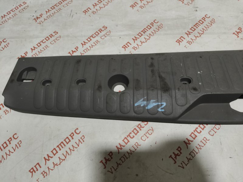 Накладка замка багажника, 3000 рублей, Владимир