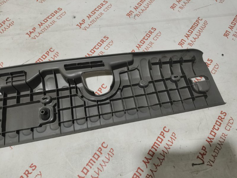 Накладка замка багажника, 3000 рублей, Владимир