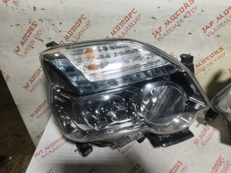 Фара ксеноновая, 35000 рублей, Владимир