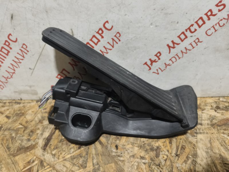 Педаль газа, 1500 рублей, Владимир