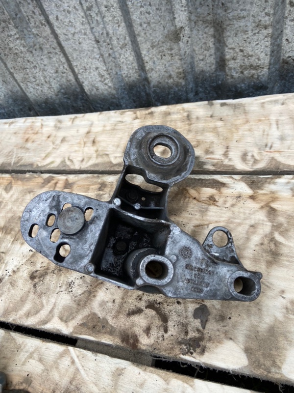 Кронштейн двигателя, 1400 рублей, Калининград