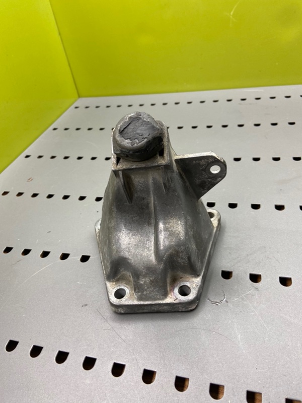 Кронштейн двигателя, 1300 рублей, Калининград