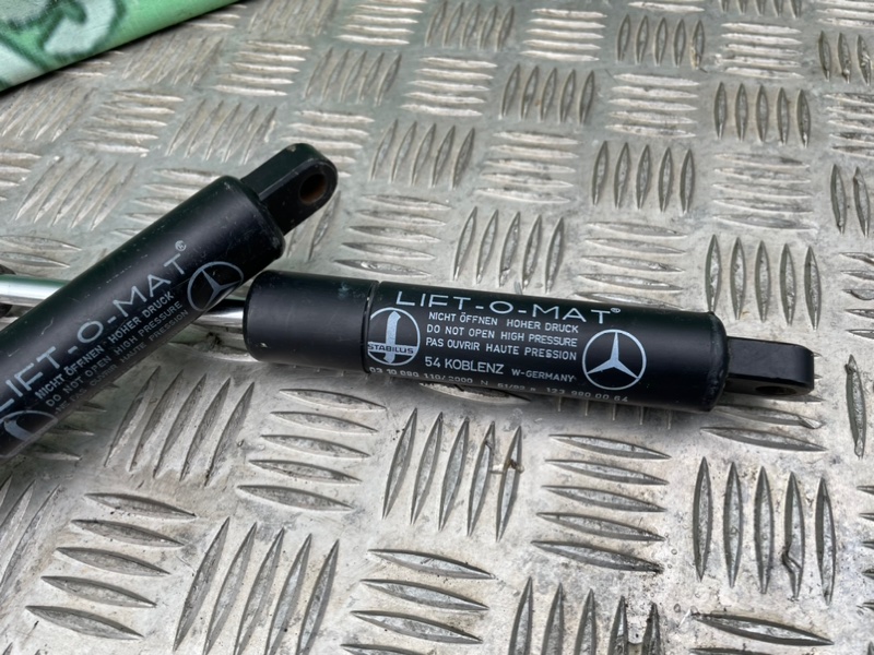 Амортизатор багажника, 2600 рублей, Калининград