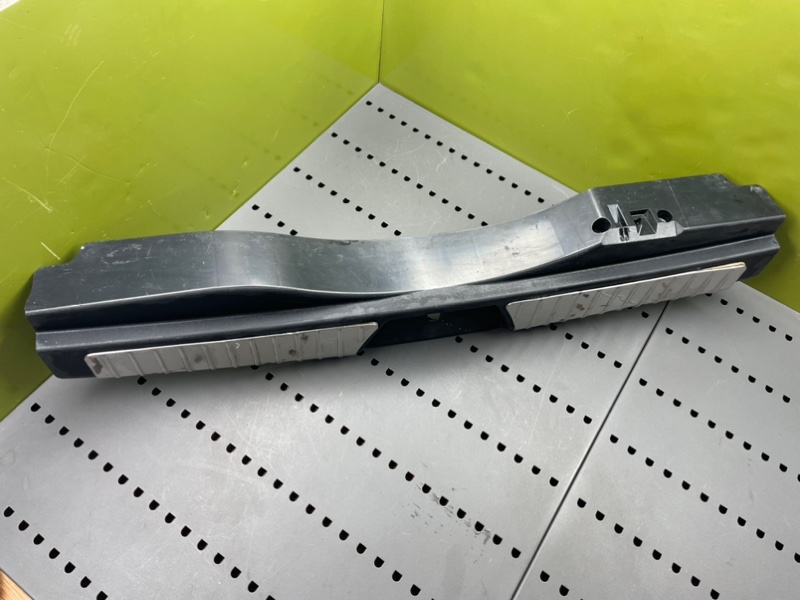 Накладка багажника, 2400 рублей, Калининград