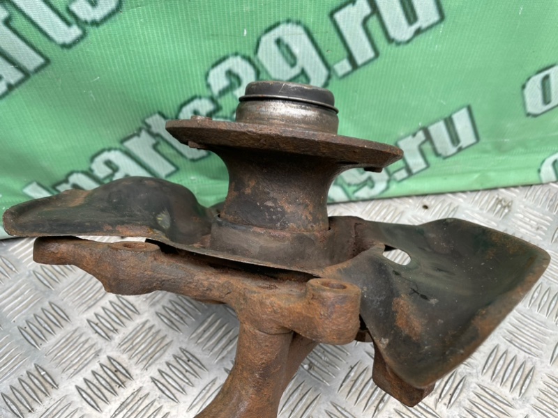 Кулак поворотный, 1900 рублей, Калининград