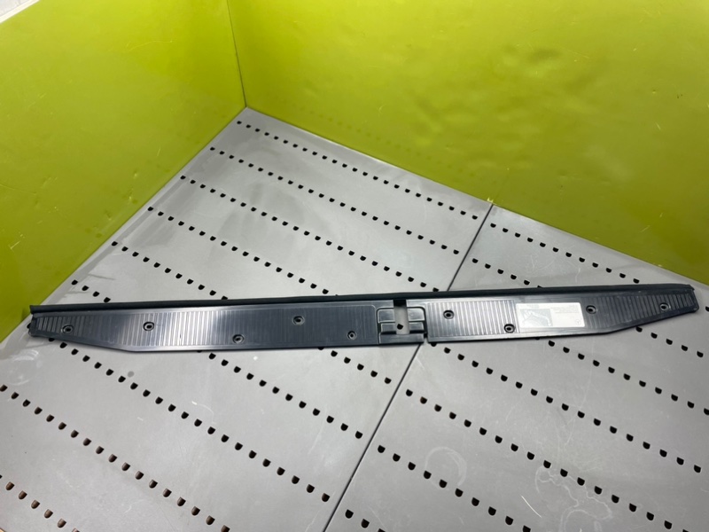 Накладка багажника, 2000 рублей, Калининград