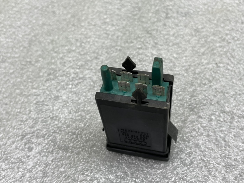 Кнопка обогрева сидений, 1000 рублей, Калининград