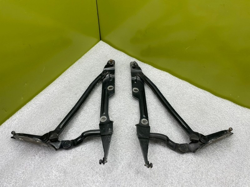 Петли багажника, 1400 рублей, Калининград