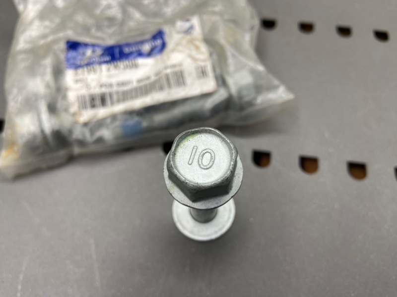 Болт, 200 рублей, Калининград