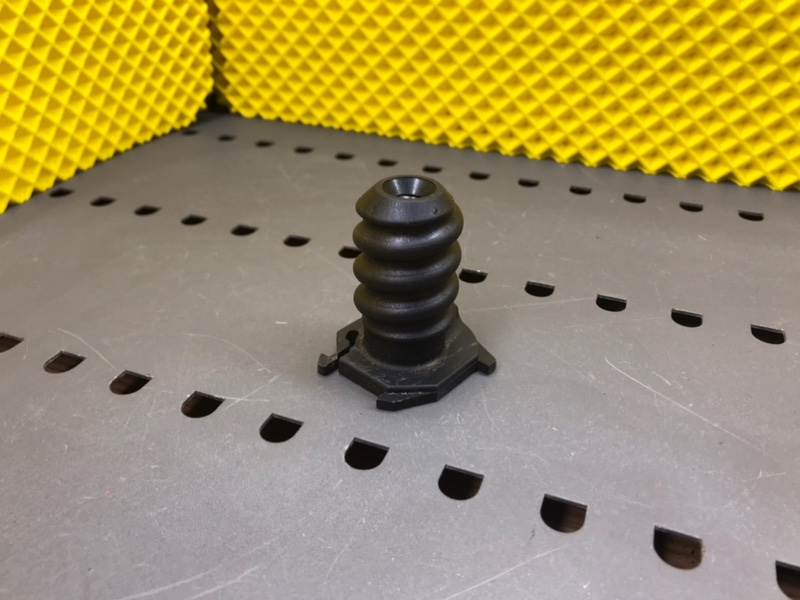 Крепление запасного колеса, 1000 рублей, Калининград