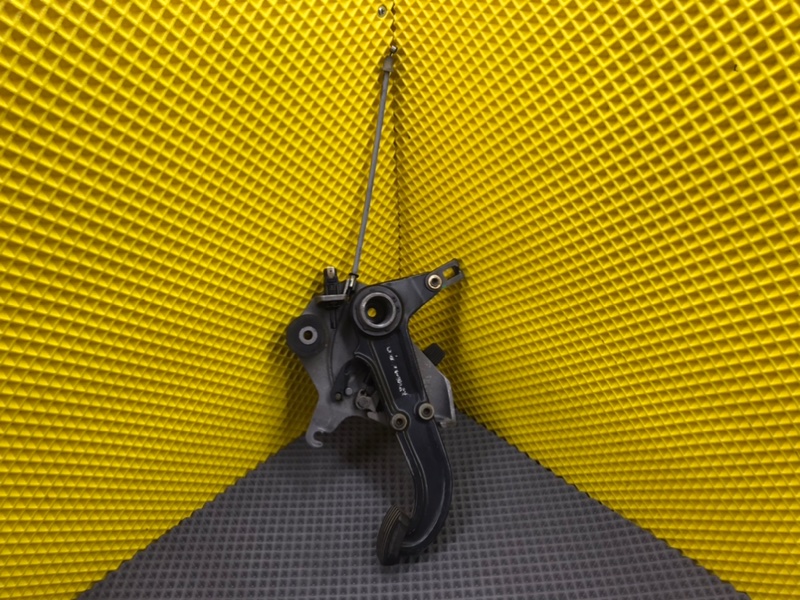 Педаль стояночного тормоза, 1000 рублей, Калининград