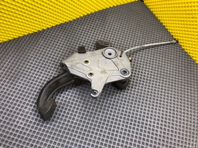 Педаль стояночного тормоза, 1000 рублей, Калининград