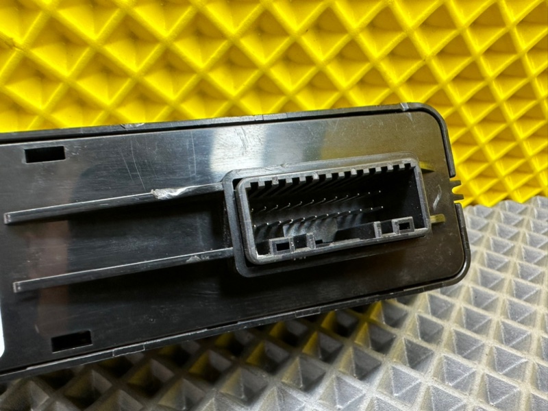 Кнопка курсовой устойчивости, 2800 рублей, Калининград