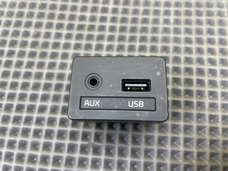 Разъём AUX/USB, 1400 рублей, Калининград