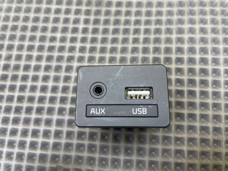 Разъём AUX/USB, 1900 рублей, Калининград