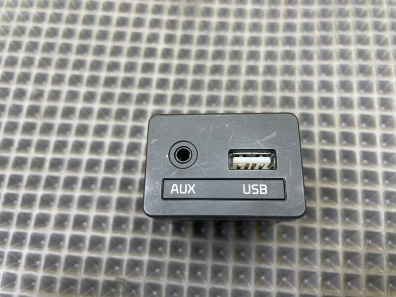 Разъём AUX/USB, 1900 рублей, Калининград