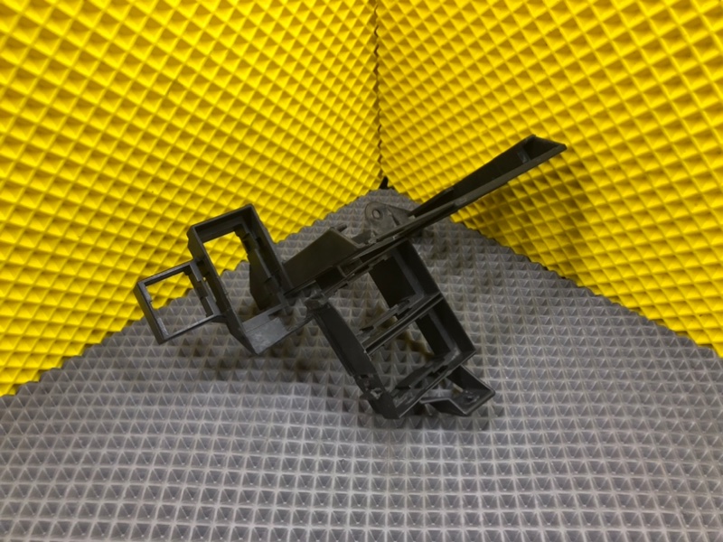 Кронштейн, 600 рублей, Калининград