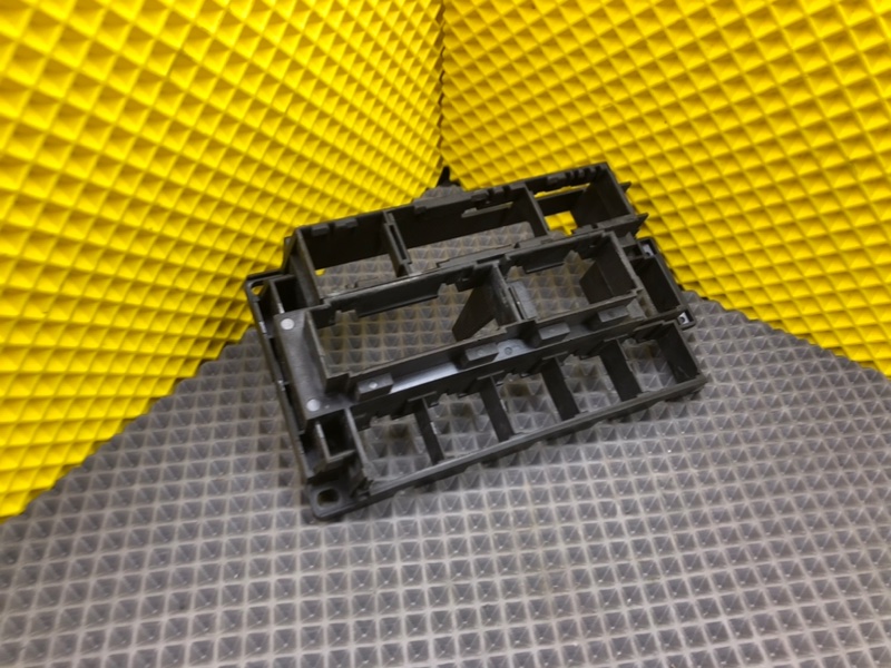 Кронштейн, 600 рублей, Калининград