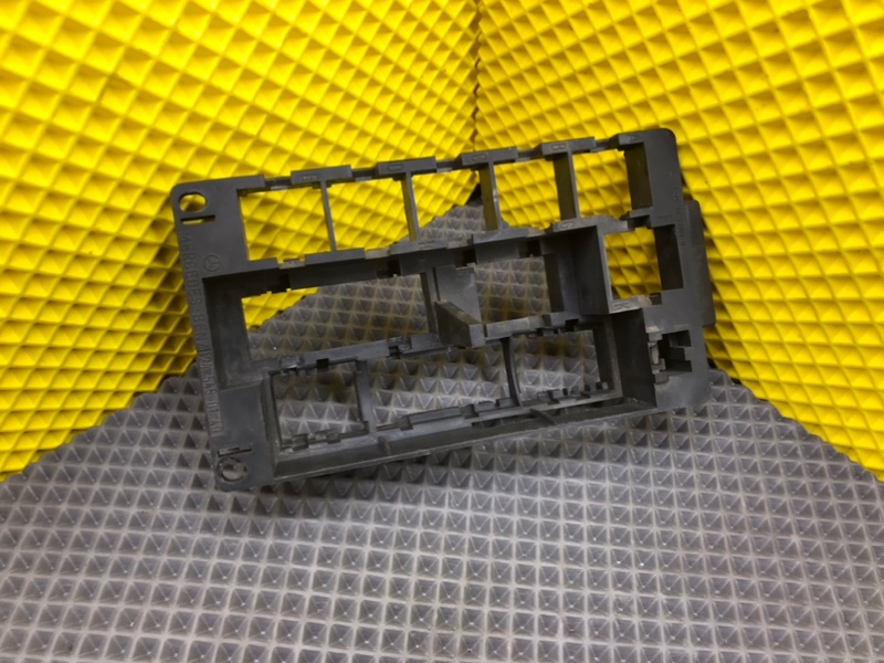 Кронштейн, 600 рублей, Калининград